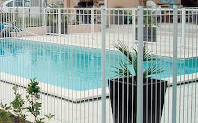 Villa Thalia 滨海隆热维勒 外观 照片